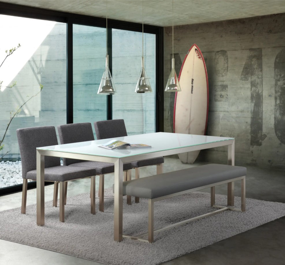Cubo dining table
