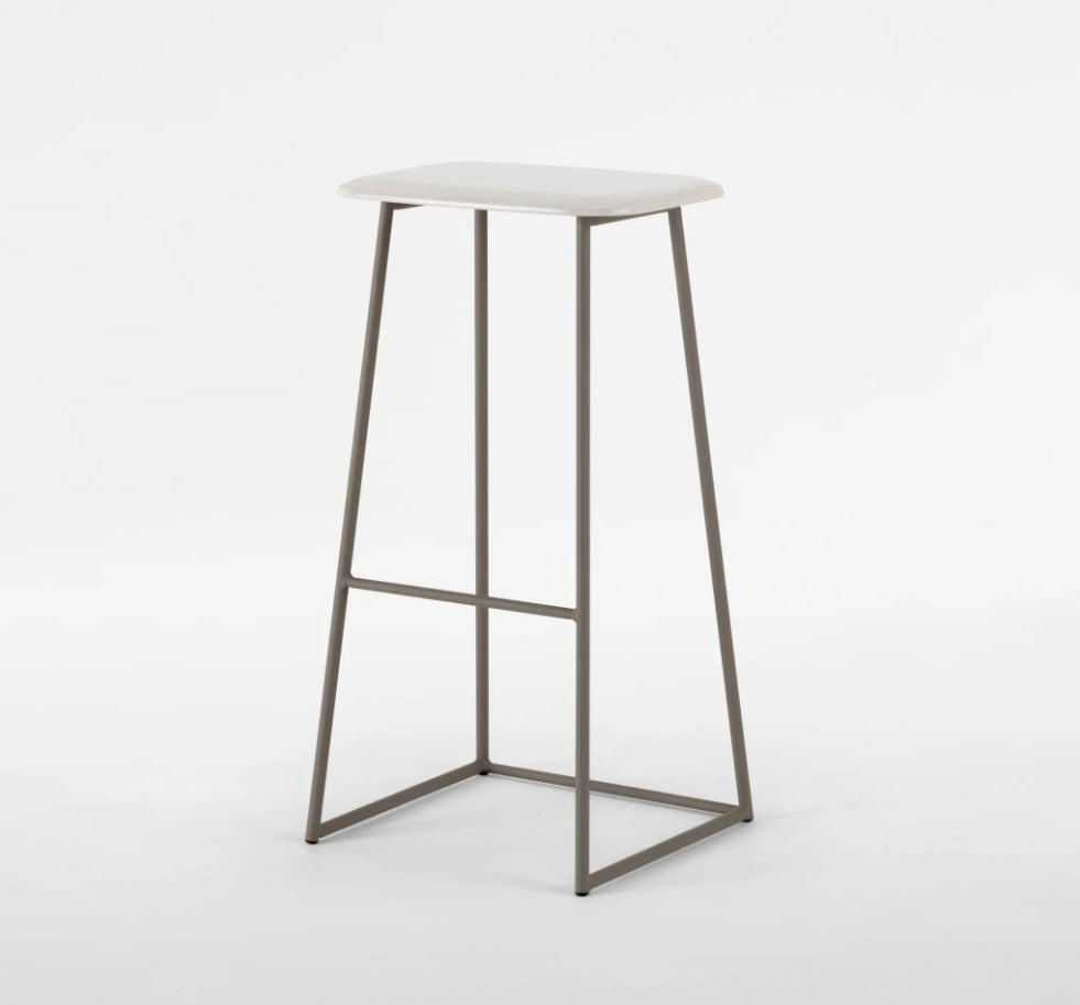 Palmo barstool and counterstool