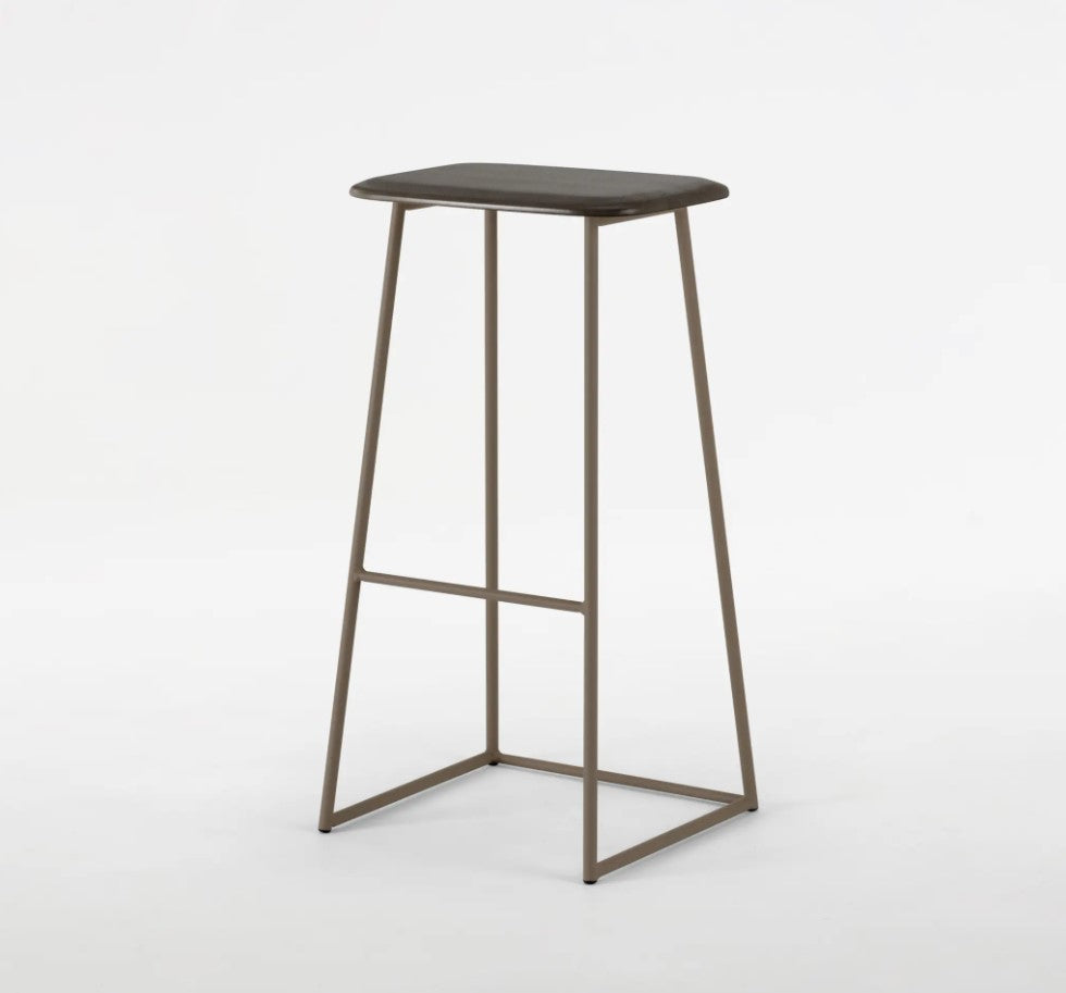 Palmo barstool and counterstool