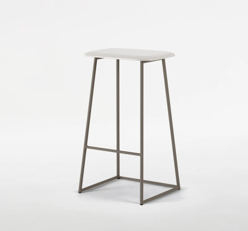 Palmo barstool and counterstool