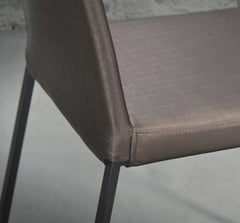 Curvo dining chair