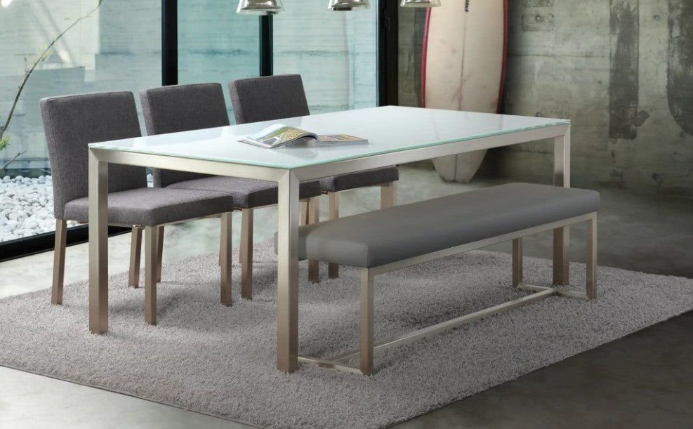 Cubo dining table