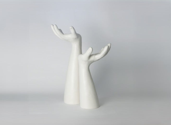 Palma Bowl White Hands And Bowl