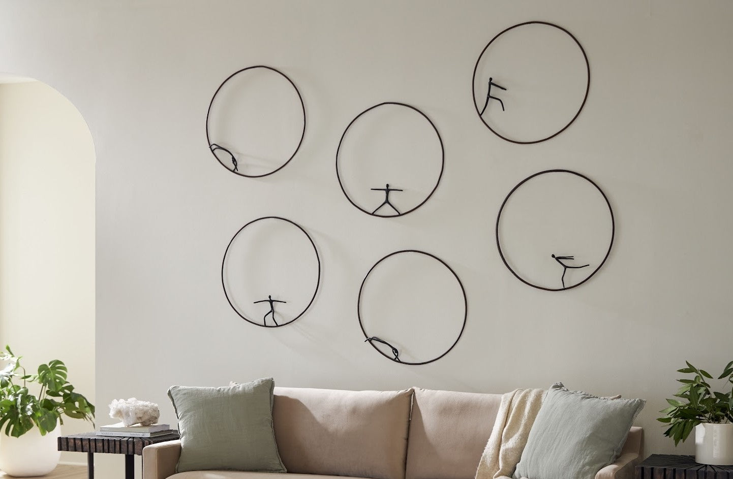 Olympic Figure in Iron Ring Black